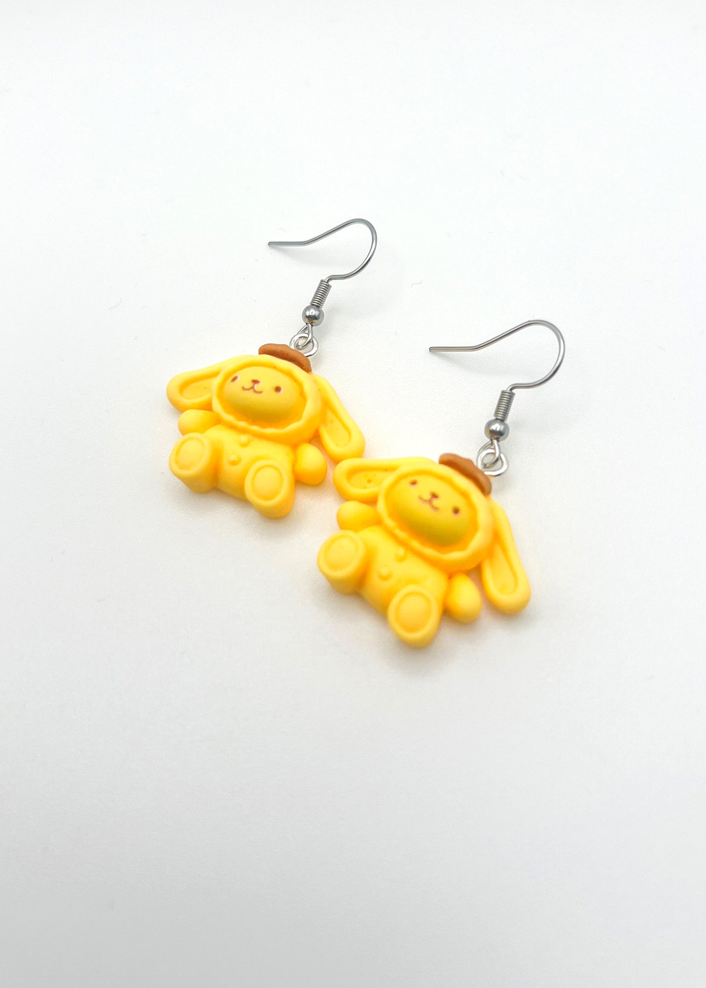 Sanrio Friends Earrings - Smol Pompompurin Snuggie